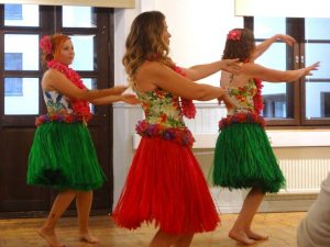 Tahitilainen tanssi.